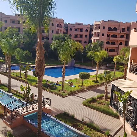 Un Moderne Chic Appartement Vue Sur Piscine Marrakesh Exterior foto