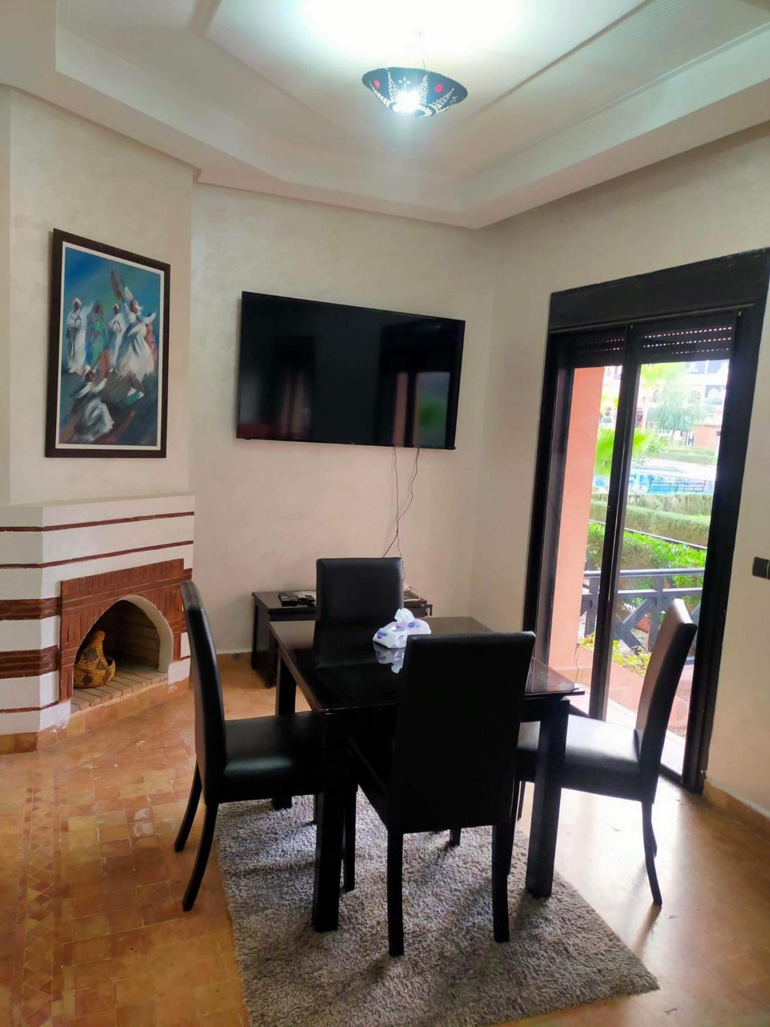 Un Moderne Chic Appartement Vue Sur Piscine Marrakesh Exterior foto